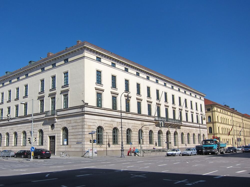 München: Ludwigstr. 13 - hier stand das Geburtshaus von Sissi - heute Landeszentralbank